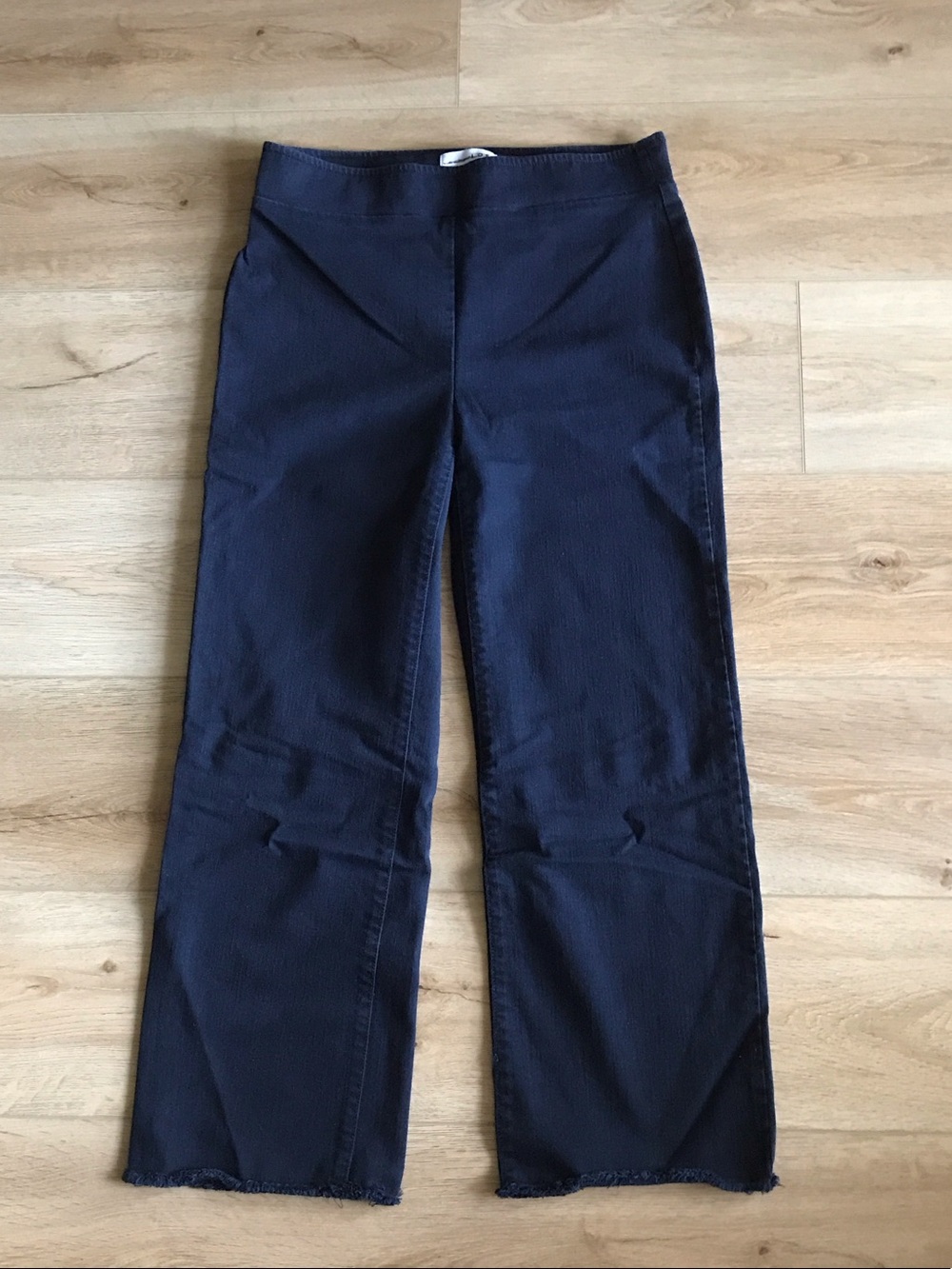 LOFT Pull On Dark Navy Wide Leg Crop Jeans Size 4